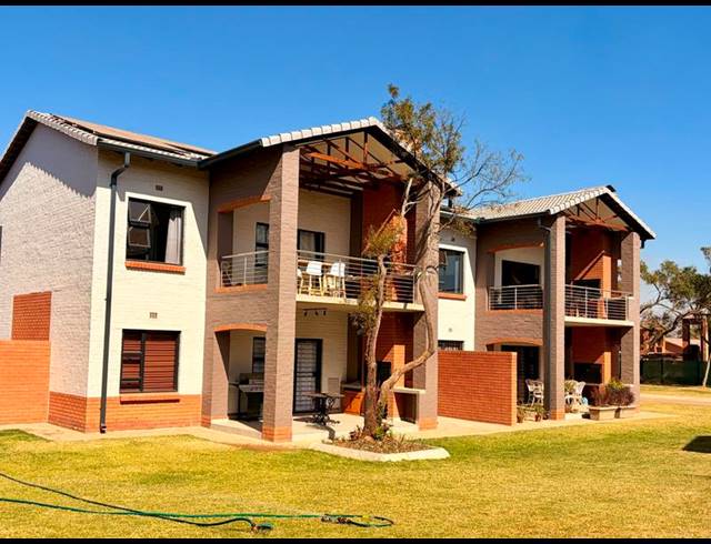 2 BEDROOM APARTMENT FOR SALE IN RIETVALLEIRAND